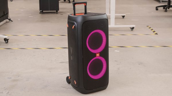 JBL Partybox 310 Portable Bluetooth Party Speaker with Dynamic Light Show, DJ Control Panel, Built-in Karaoke Mode & IPX4 Splashproof Protection (240 Watt, Upto 18 Hrs Playtime, Black)